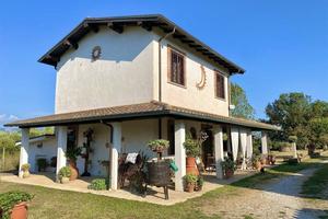 Rustico / Casale di 120 m² con 3 locali a Genazzan