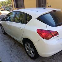 Opel Astra J