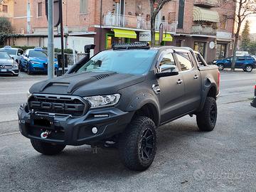 Mostruoso Ford Ranger Modificato Raptor a libretto