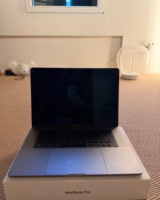 MacBook Pro 15 - 2019