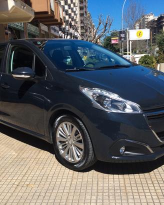Peugeot 208 PureTech 82 5 porte Allure
