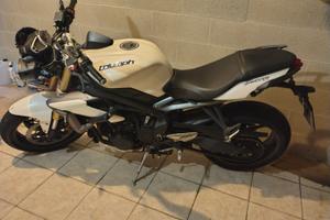 triumph street triple 675 2013