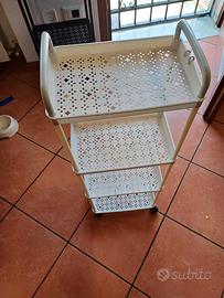 scaffale con ruote