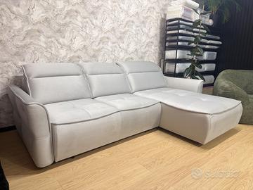 Divano Murillo in pronta consegna by Vikado Arreda