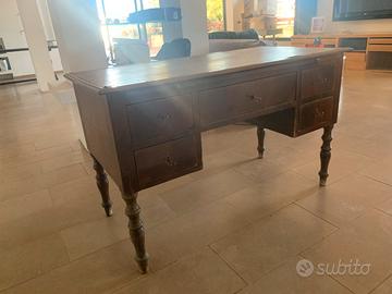 Scrivania novecento siciliana