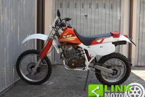 HONDA XR 600 R integralmente restaurata e funzi