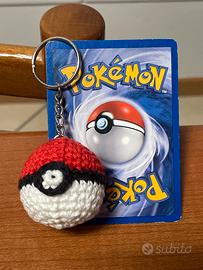 Portachiavi pokemon pokeball amigurumi