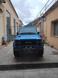 Toyota lj70, faro tondo autocarro