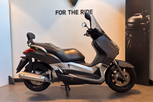 Yamaha X-Max 250