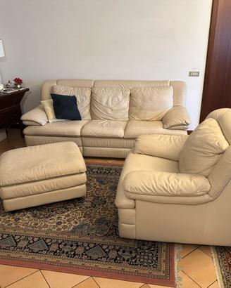 Divano poltrona e pouff in pelle