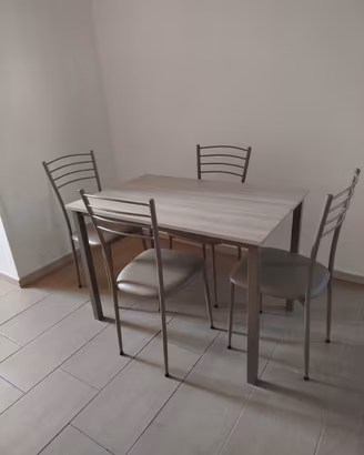 Tavolo da pranzo allungabile 