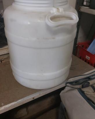 Contenitore bidone per olio