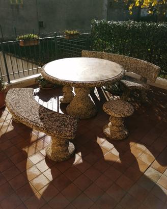 Tavolo e Panche in marmo lavato 