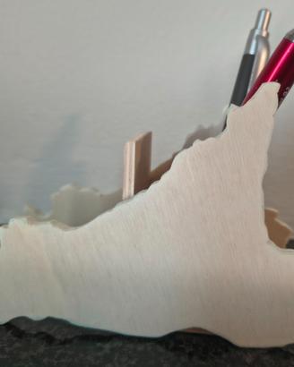 Portapenne in legno fatto a mano