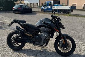 KTM DUKE 890 2023