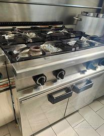 Cucina Professionale 4 Fuochi Professionalie a Gas