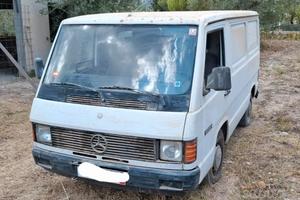 Furgone Mercedes Benz MB100