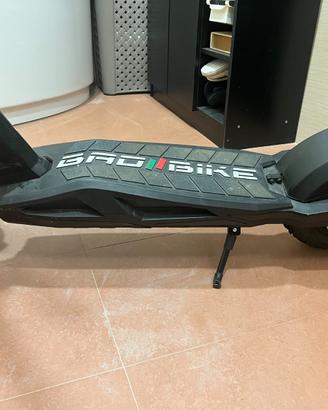 Monopattino elettrico BAD BIKE “MIG” 500W
