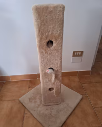 Tiragraffi per gatti alto beige