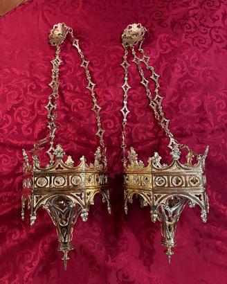 Coppia lampade votive neogotiche in ottone pieno