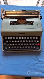 Macchina da scrivere Olivetti  Lettera 32