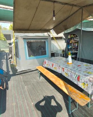 roulotte completa di veranda e struttura 