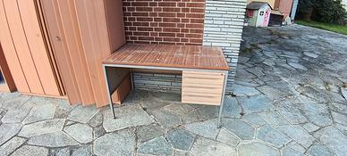 SCRIVANIA IN METALLO