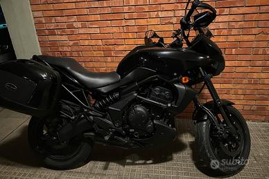 Kawasaki versys 650 full black