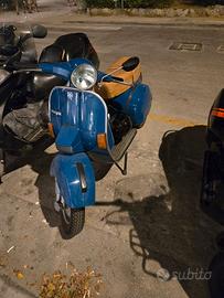 piaggio vespone arcobaleno 150 Eanno  1984 con CRS