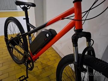 Bici elettrica sportiva 26 pedalata assistita 