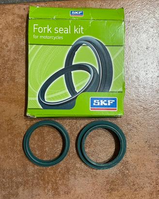 Kit paraolio e parapolvere SKF verdi
