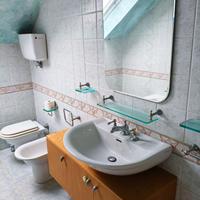 Sanitari da bagno (Pozzi-Ginori) e scaldasalviette