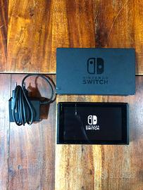 Console Nintendo Switch solo schermo con docking