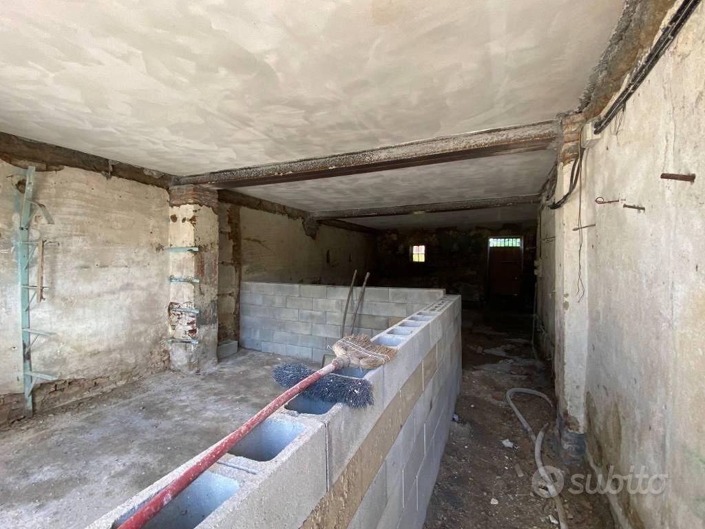 Rustico / Casale di 278 m² con più di 5 locali e b - Vista 5