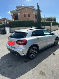 Mercedes GLA 200 night edition