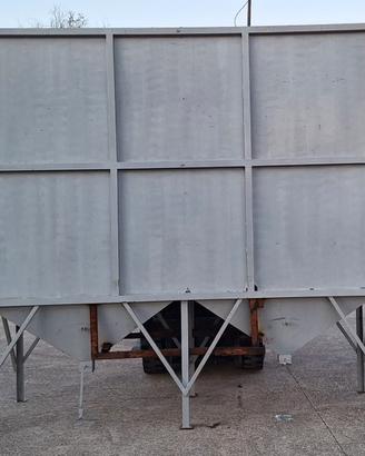 Contenitore-silos per cereali o sansa