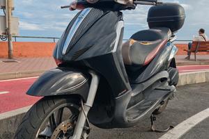 Beverly  300i tourer  anno 2009