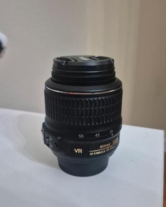 Nikon 18-55mm f /3.5-5.6 af-s vr