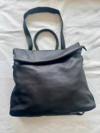 Zaino - borsa a tracolla colore nero in pelle