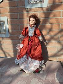 BAMBOLA ANTICA IN PORCELLANA