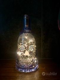 Bottiglia ornamentale con teschio messicano
