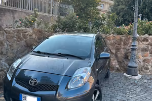 Toyota Yaris 1.0 benzina