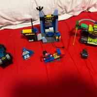 Lego batcaverna , personaggi e veicoli