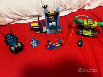 Lego batcaverna , personaggi e veicoli