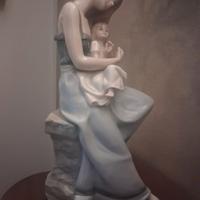 Nao Statua in Porcellana 