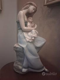 Nao Statua in Porcellana 