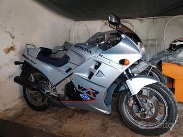 Honda vfr 750 f