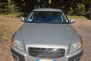 XC 70 Momentum Diesel D5 205 CV sedili in pelle