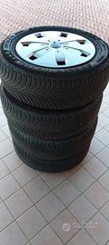 Cerchi con gomme termiche Audi Q2