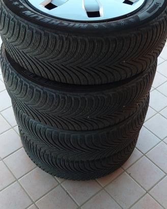 Cerchi con gomme termiche Audi Q2